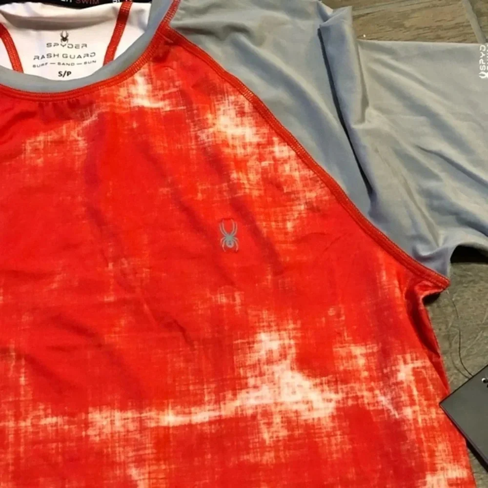 Mens large- spyder swim rash guard top